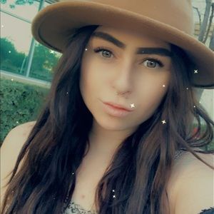 Meet your Posher, Jaylene